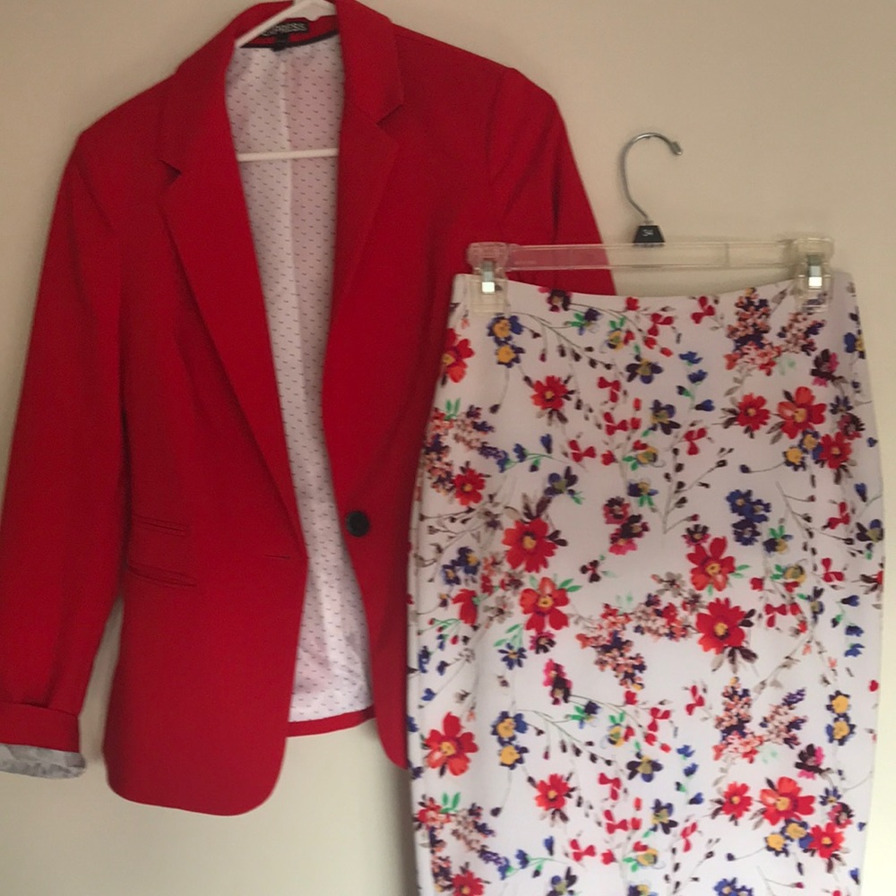 GORGEOUS floral pencil skirt!